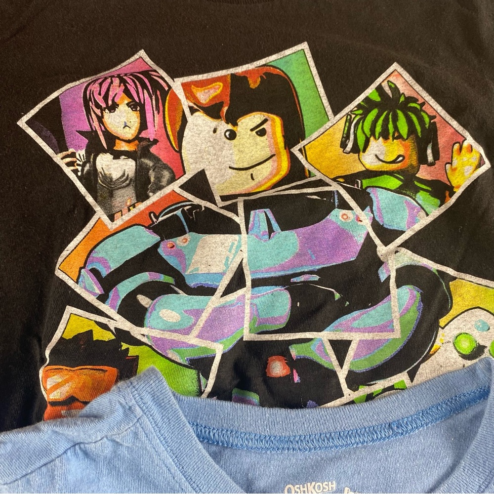Nike Blue Graphic TShirts Boys Sz Batman Roblox (lot of 4) S/M Black Short Sleev - Picture 7 of 10
